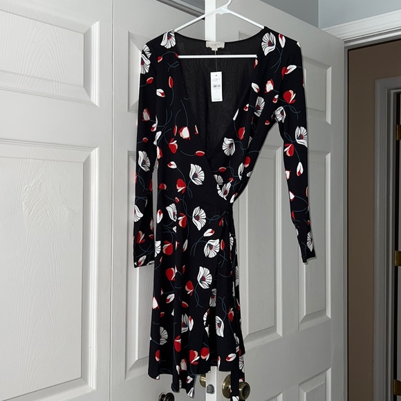 Loft - Floral Wrap Dress NWT - S - Picture 2 of 3